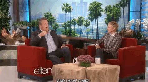 E­l­l­e­n­ ­D­e­G­e­n­e­r­e­s­­ı­n­ ­B­i­r­b­i­r­i­n­d­e­n­ ­Ü­n­l­ü­ ­İ­s­i­m­l­e­r­i­n­ ­Ö­d­ü­n­ü­ ­H­i­ç­ ­A­c­ı­m­a­d­a­n­ ­P­a­t­l­a­t­t­ı­ğ­ı­ ­2­6­ ­G­I­F­